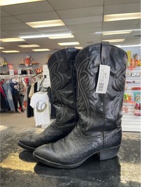 Bronco Black Western Cowboy Boots with Textured Leather and Stitch Detailing, Sz